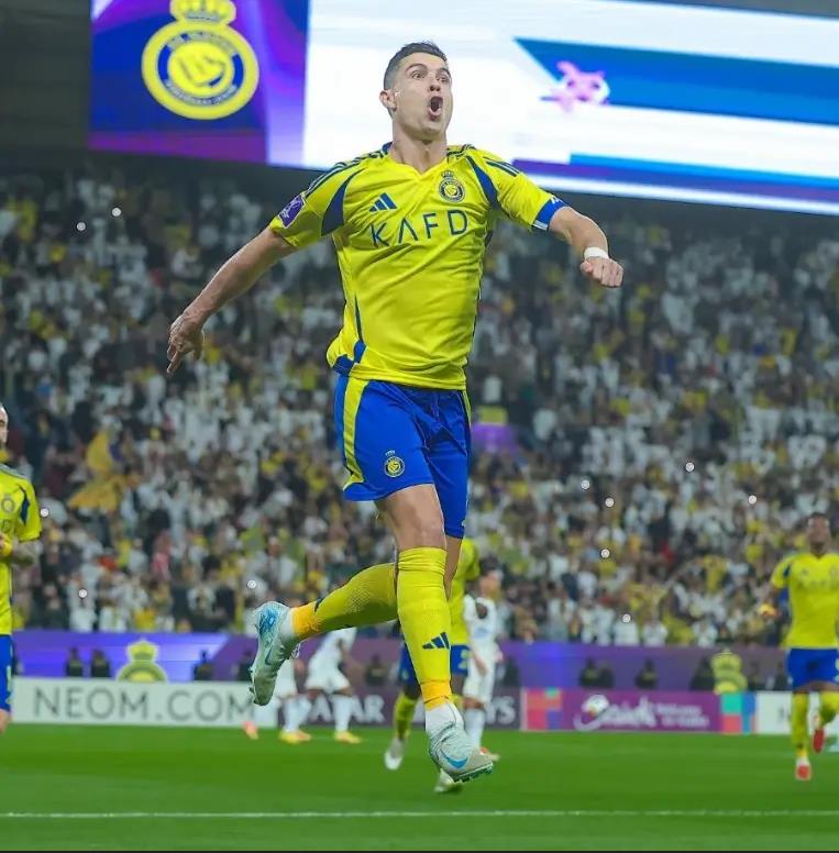 包含C罗重返赛场，重要助攻首场状态出色，G2观众沸腾！赛场气氛高涨的词条-开云中国