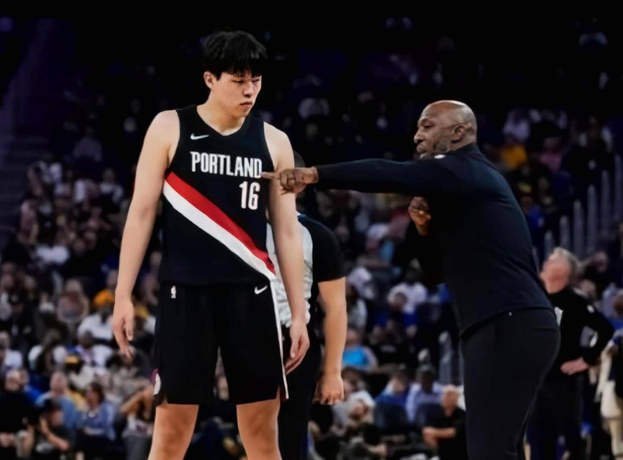 菲尼克斯太阳训练开放日，加时末段再遭质疑引欢呼，CBA季后赛在即，控场能力受关注的简单介绍-开云官方入口